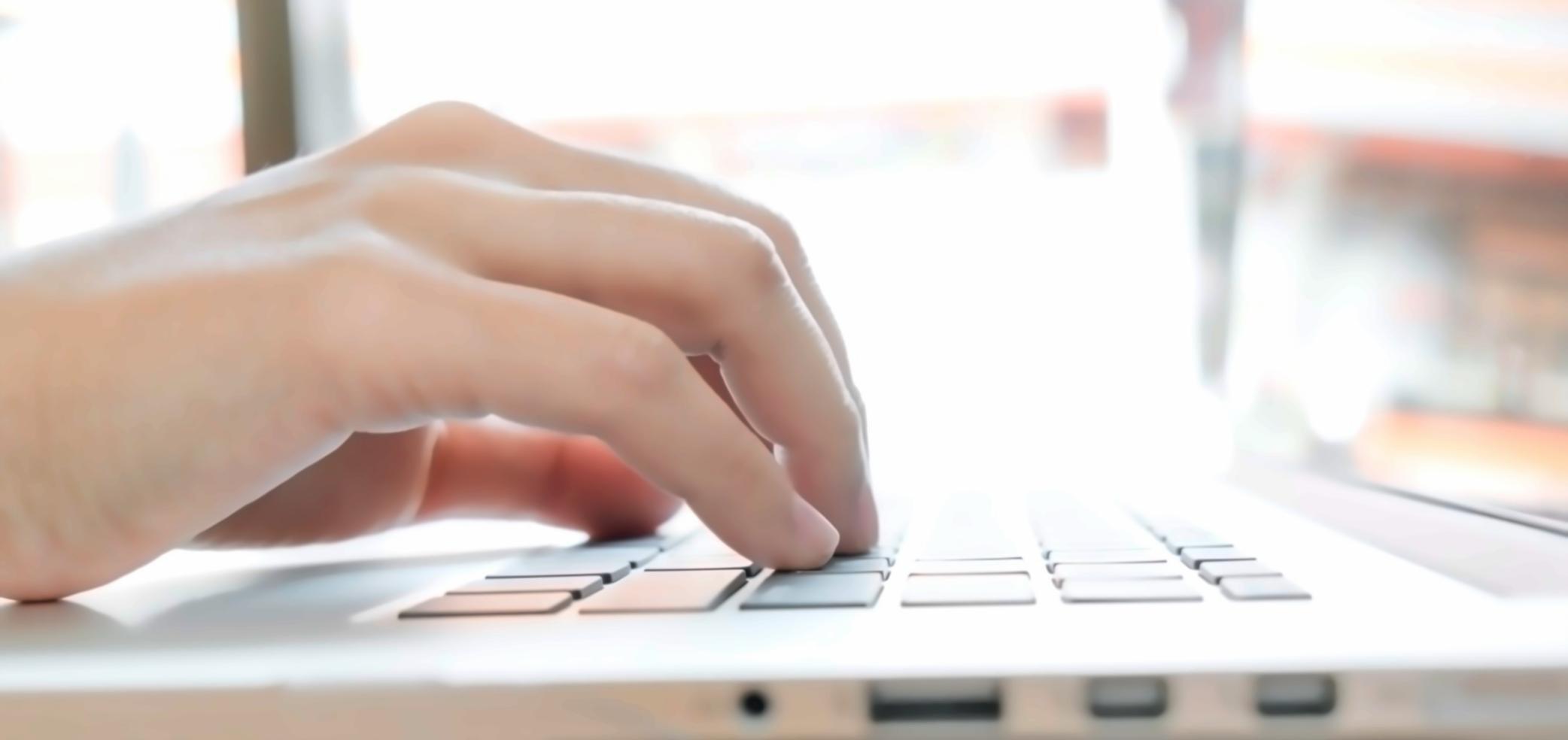 Datenanalyse und Forschungsarbeit im Bereich Cloud-Infrastruktur