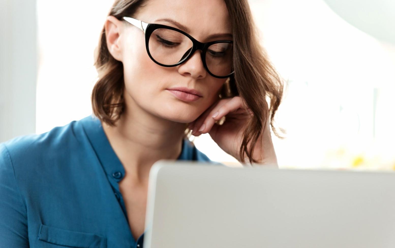 Modernes Rechenzentrum mit Serverinfrastruktur